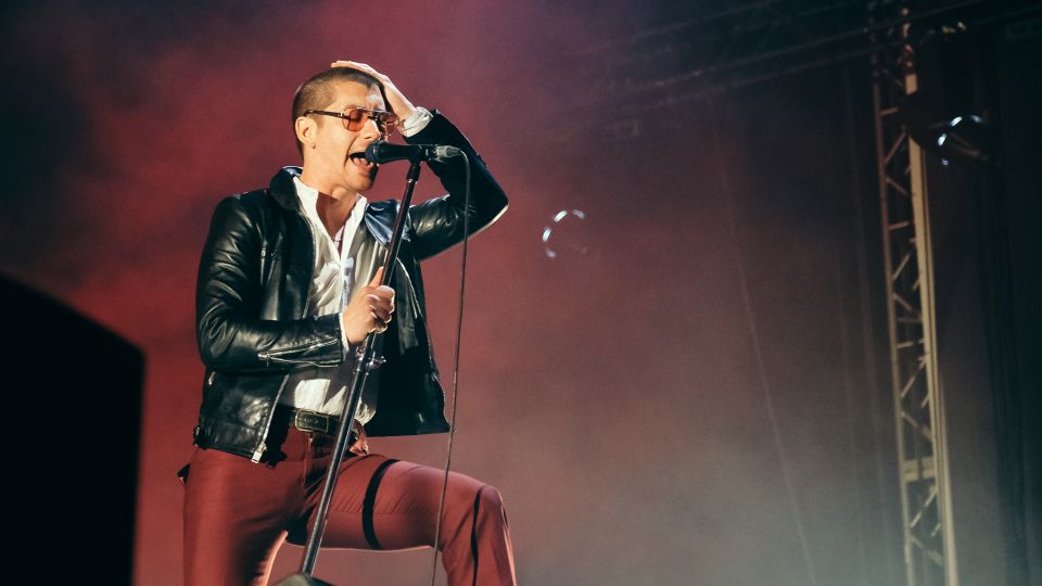history_2018-2_arctic-monkeys_web_landscpe_2046x1150-960x540