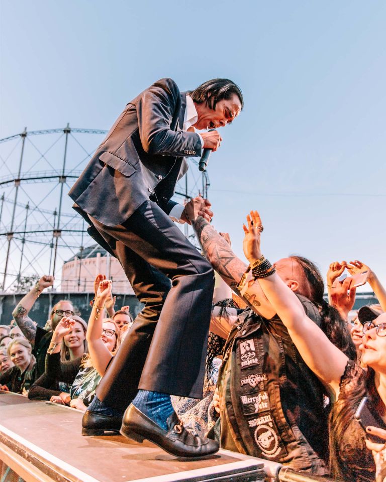 nickcave_history_2022_web_portrait_1920x2400-768x960